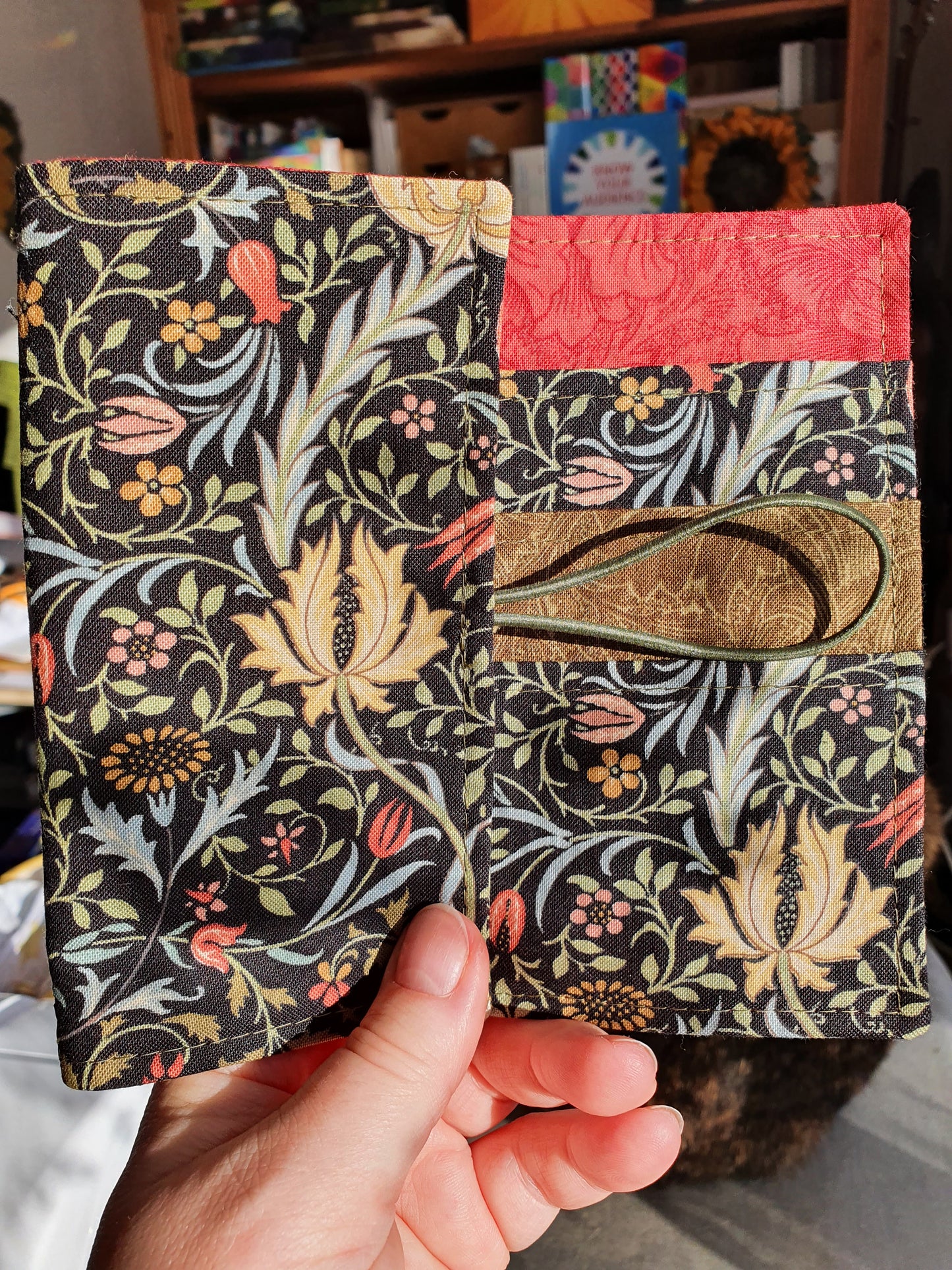 Teabag Traveller - William Morris, ebony poppyseadhead