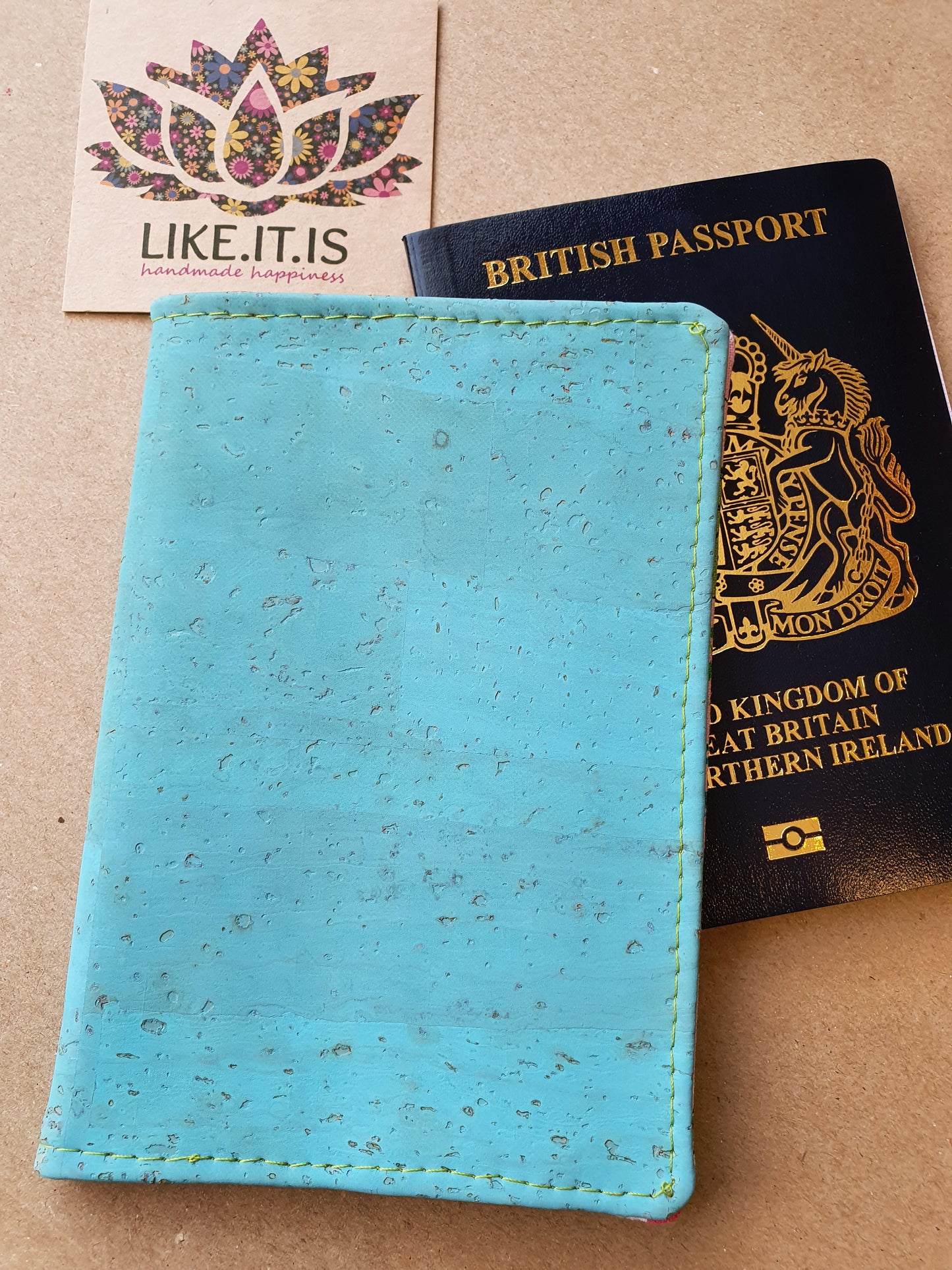 Passport cover - sky blue cork, flamingo liner